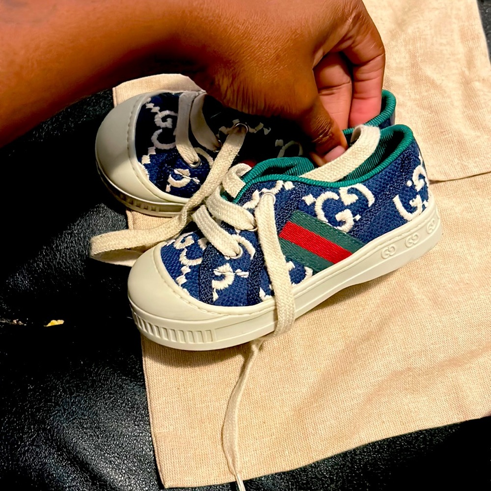 Toddler boy Gucci shoe size 22worn a few times still looks new